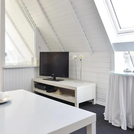 펜션 Three-bedroom Holiday In